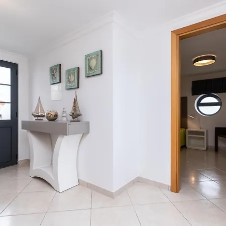 Golden Mare By Algarvemanta مانتا روتا